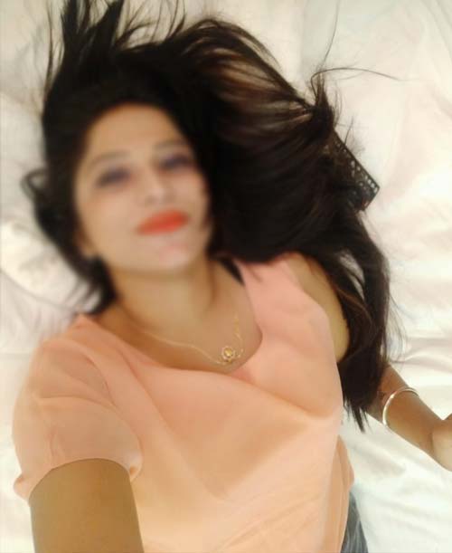 Mature call girls in Mumbai